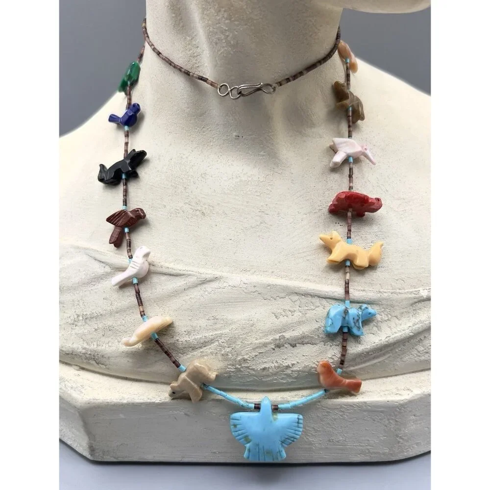 Vintage 70s Zuni Native American Carved Fetish Gemstone Necklace - Picture 2 of 11